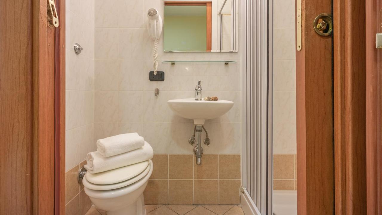 רומא Domenichino Guesthouse מראה חיצוני תמונה